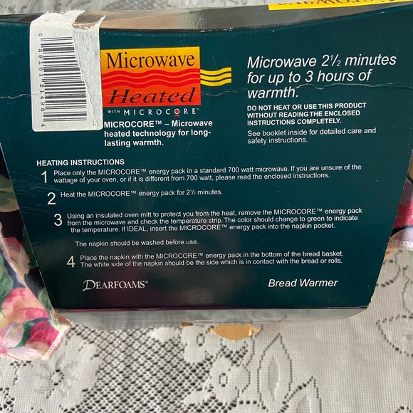 Vintage Reusable Bread/baked goods warming basket - Picture 2 of 4